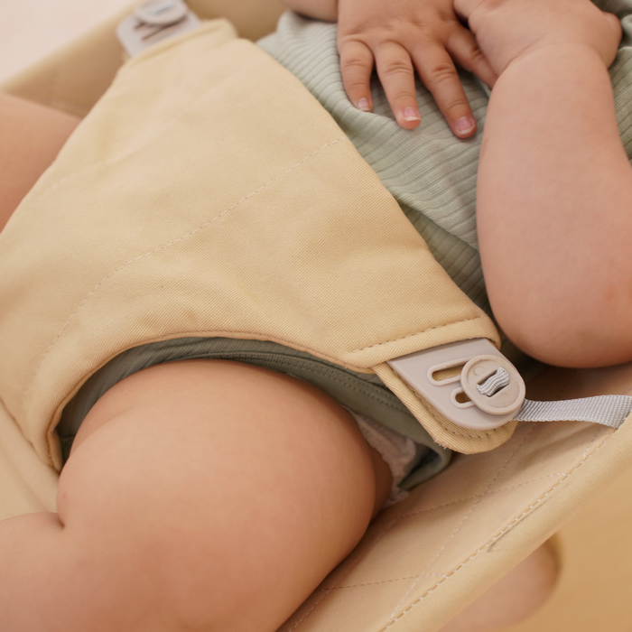 Avenlur Fir Wooden Baby Bouncer – Foldable Infant Rocker with Play Arch - Sweatfully