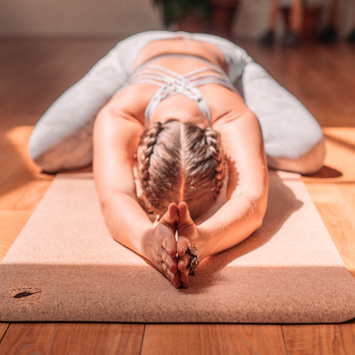 Cork Lightweight Yoga Mat “The Robin” - Sweatfully
