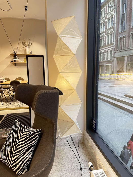 Akari UF4-L8 Floor Lamp - Sweatfully