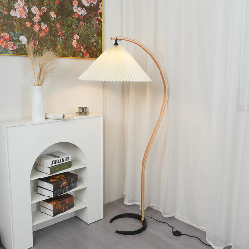 Caprani Wood Floor Lamp - Sweatfully