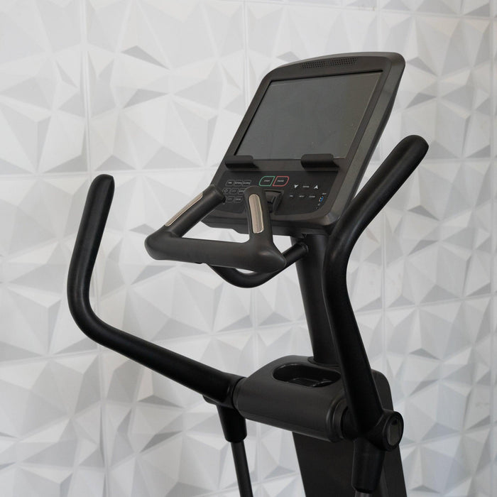 Commercial Elliptical Trainer - Touch Screen - Muscle D Fitness -  Cardio - Cross Trainer - Sweatfully