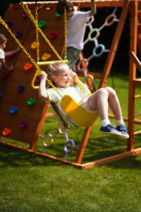 Sycamore Backyard Climbing Set – 2 Swings, Trapeze Bar & Outdoor Fun - Sweatfully