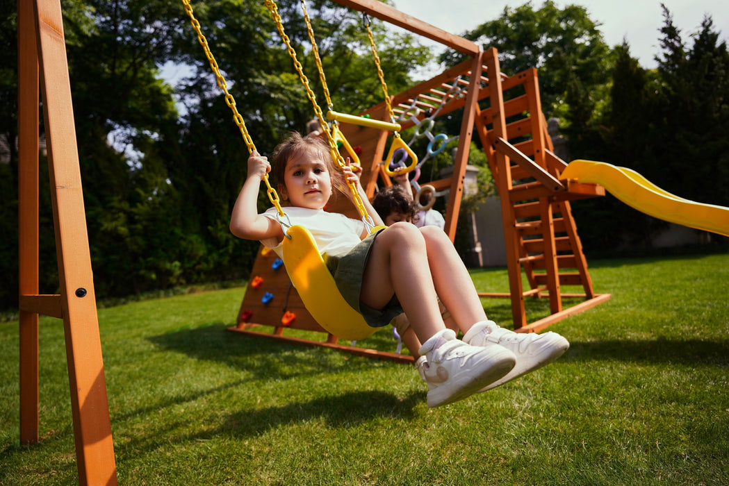 Sycamore Backyard Climbing Set – 2 Swings, Trapeze Bar & Outdoor Fun - Sweatfully
