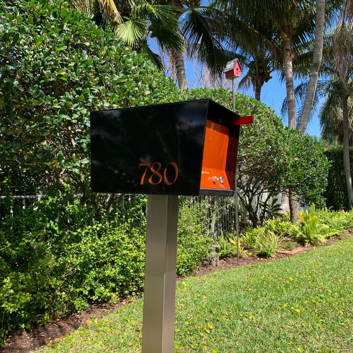 The Original UptownBox in JET BLACK - Modern Mailbox - Sweatfully