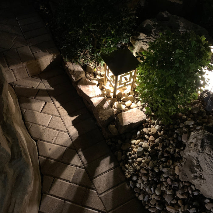 RadiantLight Modern Landscape Light - Garden Light - Sweatfully