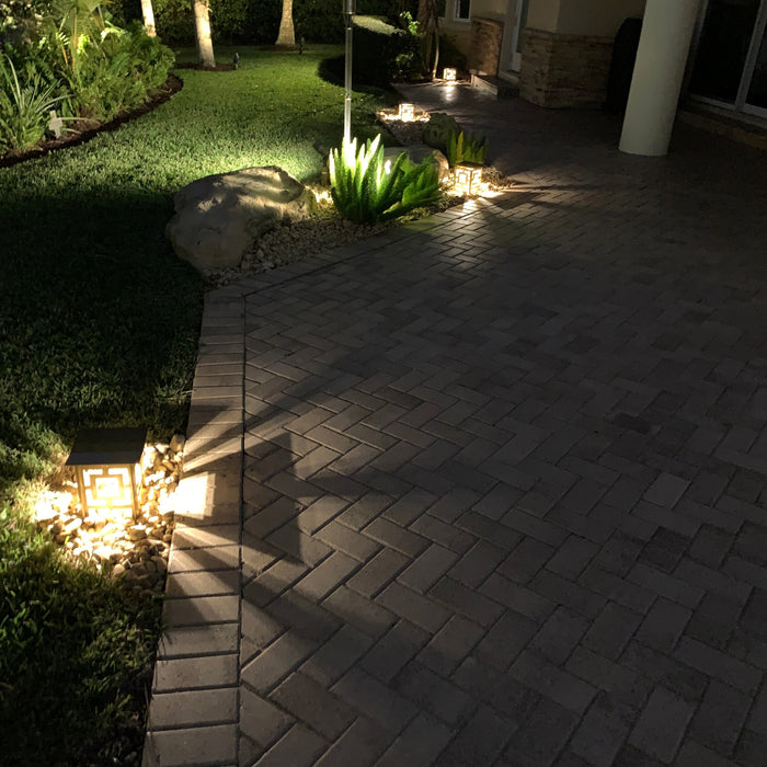 RadiantLight Modern Landscape Light - Garden Light - Sweatfully