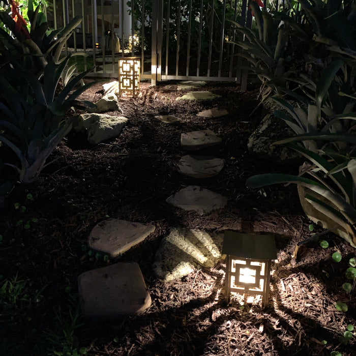RadiantLight Modern Landscape Light - Garden Light - Sweatfully