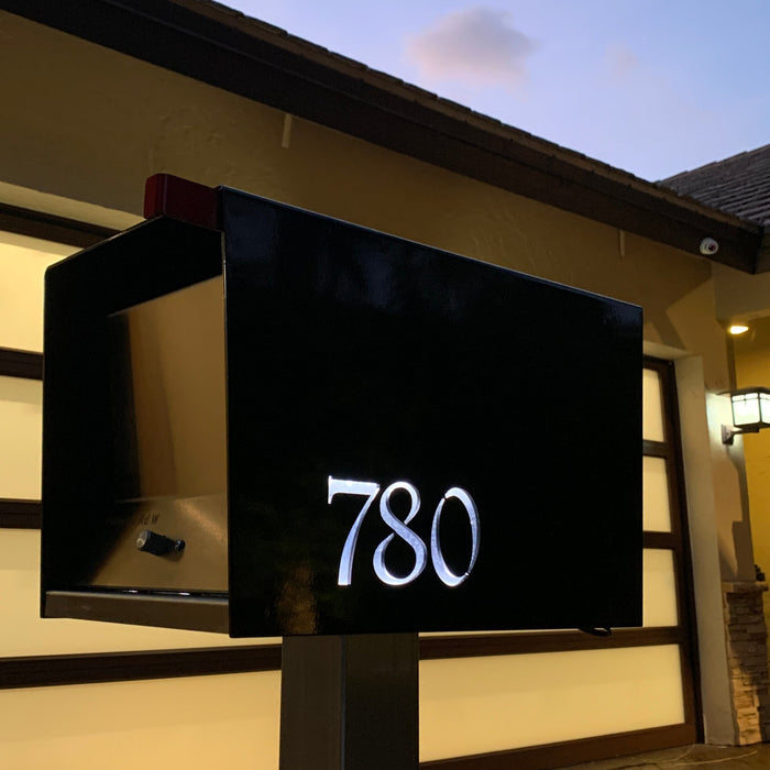 The Original UptownBox in JET BLACK - Modern Mailbox - Sweatfully