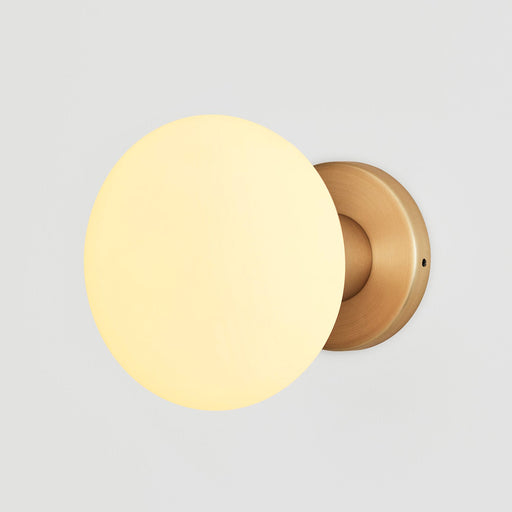 Lochan Wall Light in Brass + Oval Dim to Warm - Sweatfully