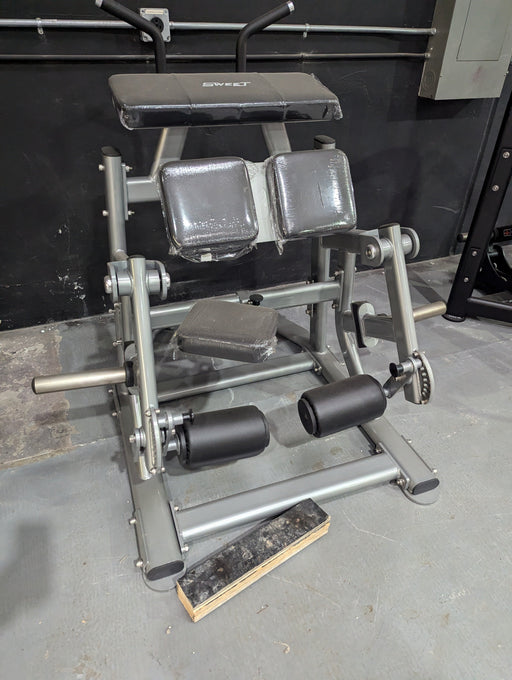 Sweet Kneeling Leg Curl - Silver - Sweatfully