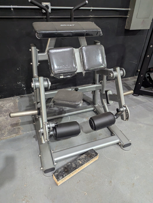 Sweet Kneeling Leg Curl - Silver - Sweatfully
