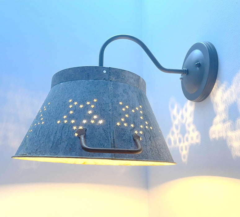 Weathered Farmhouse Star Wall Sconce - Sweatfully