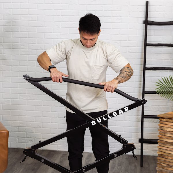 BULLBAR 2.0 - Portable Pull-up Bar and Dip Station - Sweatfully