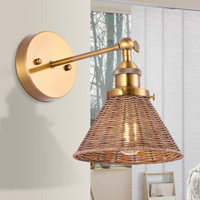 Traditional 1-Light Golden Wall Light - Sweatfully
