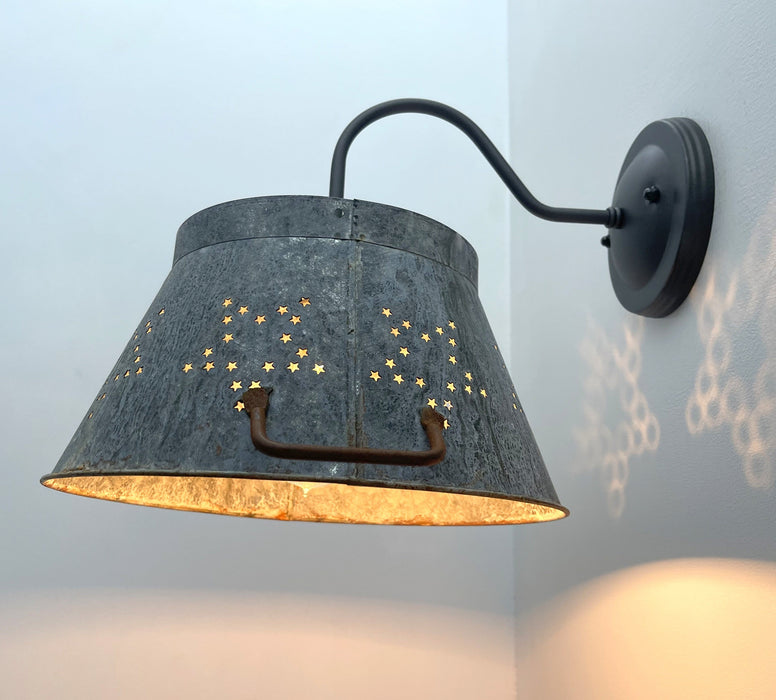 Weathered Farmhouse Star Wall Sconce - Sweatfully