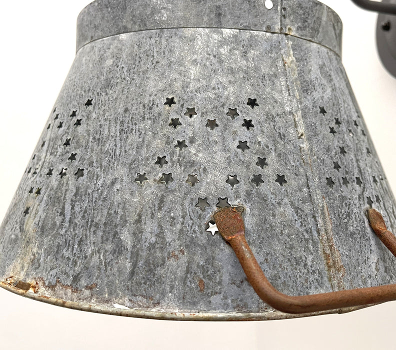 Weathered Farmhouse Star Wall Sconce - Sweatfully